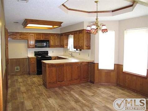 3rd image of 4715 Dell Dr