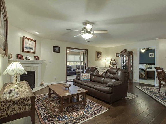 4th image of 4019 Ross McCloud Way