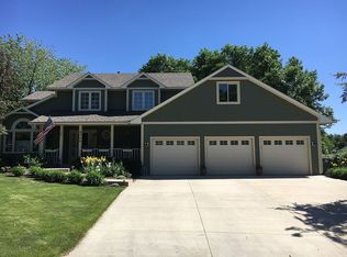 9749 Purgatory Rd, Eden Prairie, MN 55347