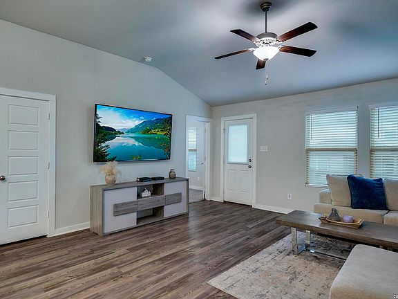 4th image of 6910 Shiraz Way