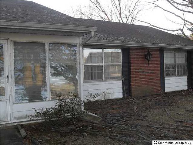 1st image of 383 Chatham Court #B