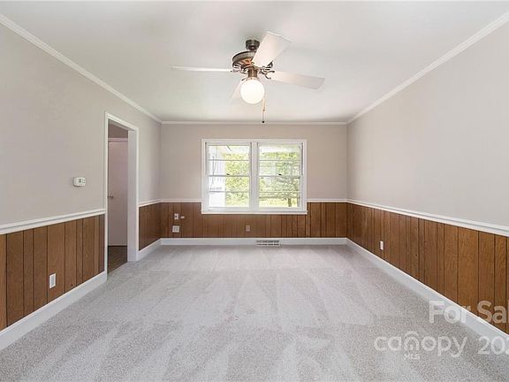 2nd image of 718 Dogwood Dr
