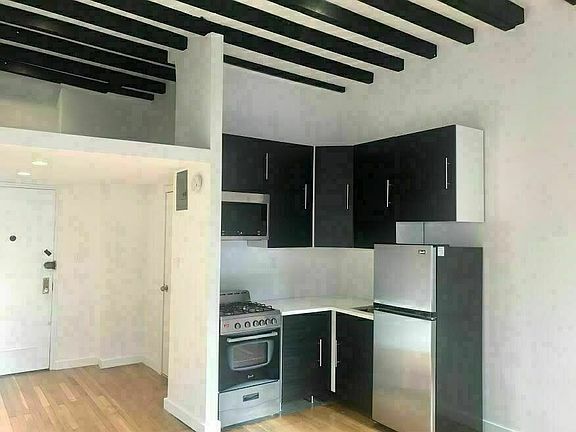 4th image of 179 E 93rd St APT 4D