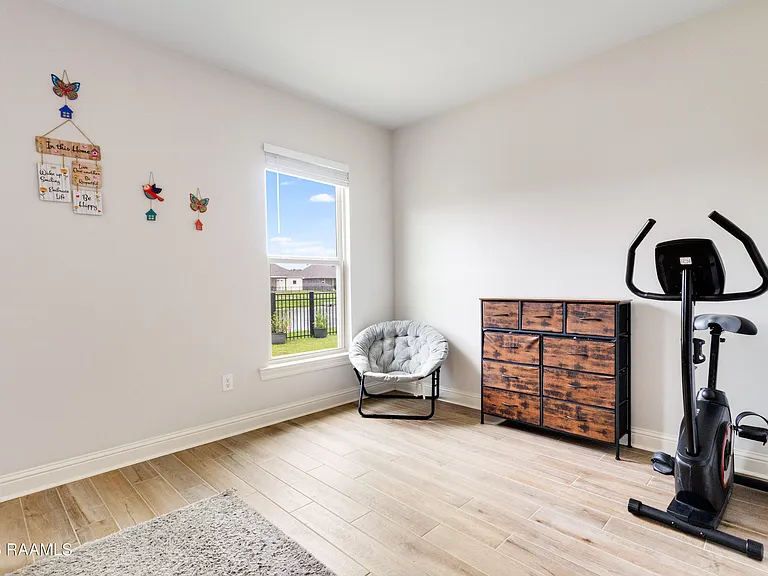 107 Interpreter St — Photo 9