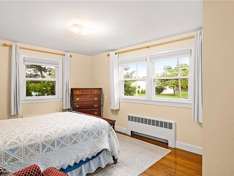 141 Weetamoe Dr — Photo 13