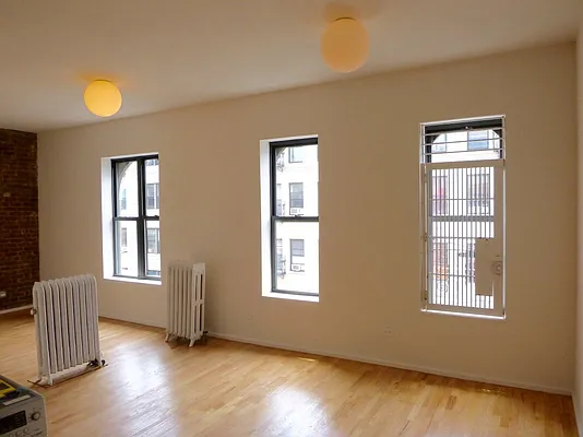 Rented by Bohemia Realty Group | media 17