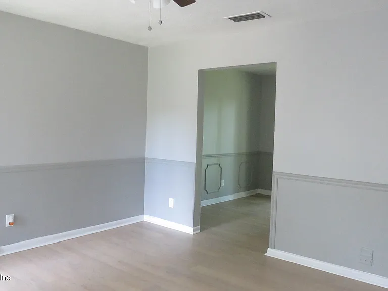 7508 Dalehurst Dr S — Photo 2