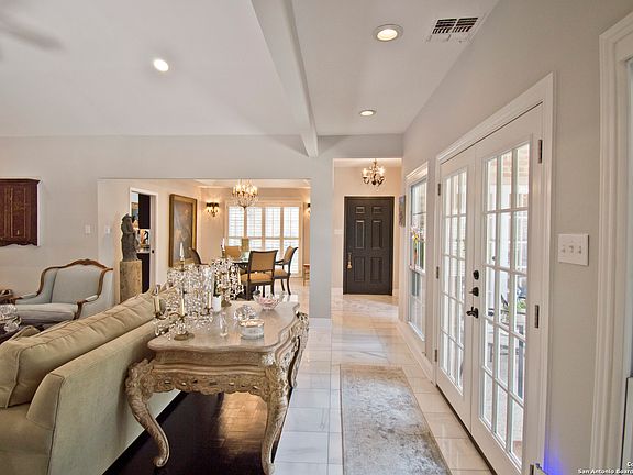 5th image of 8 Kensington Ct