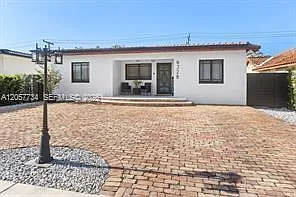 4328 SW 9th Ter — Photo 5