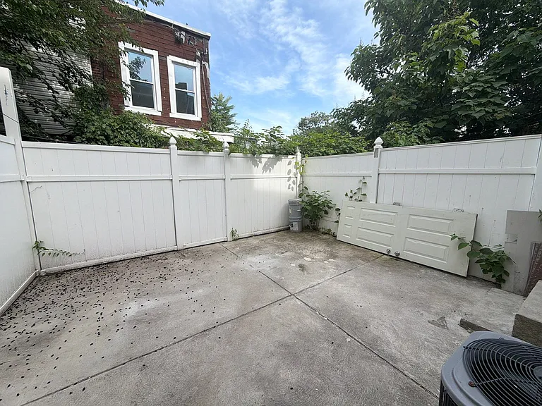 2627 N 31st St — Photo 32