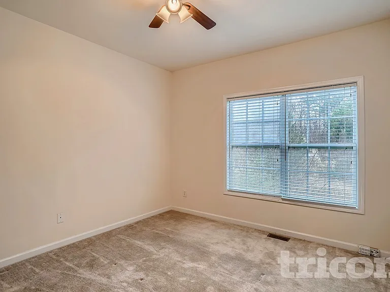 18 Parklin Trl — Photo 16