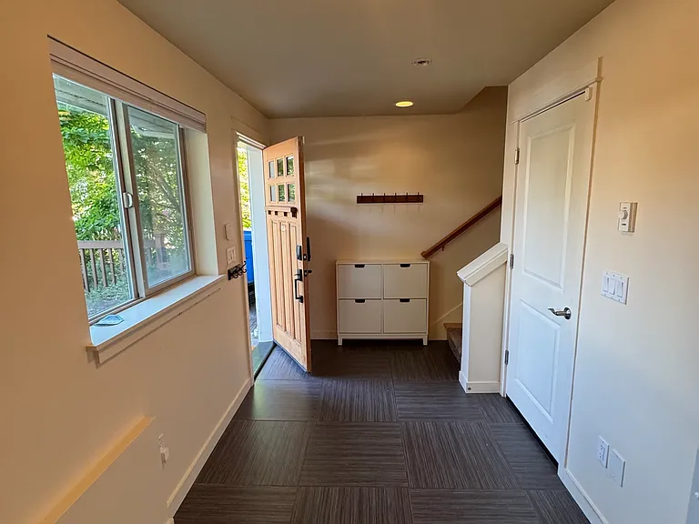 8505B 17th Ave NW — Photo 8