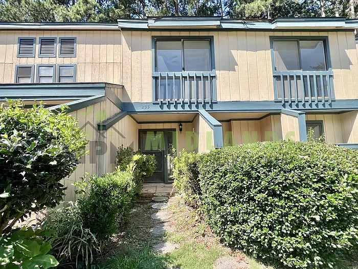 3 bed, 2.5 bath, 1271 sqft, $1,200 — Photo 3