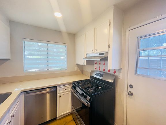 5th image of 9010 Newport Ave APT 6