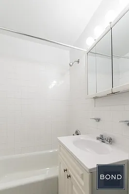 Rented by Bond New York | media 10