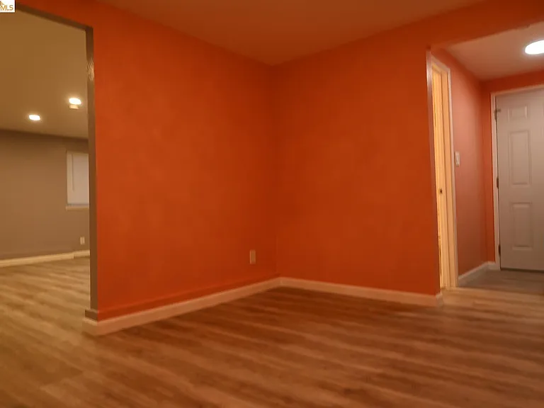 1316 Russell St — Photo 8