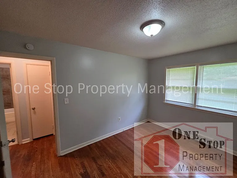 509 SE Browning Ave — Photo 11