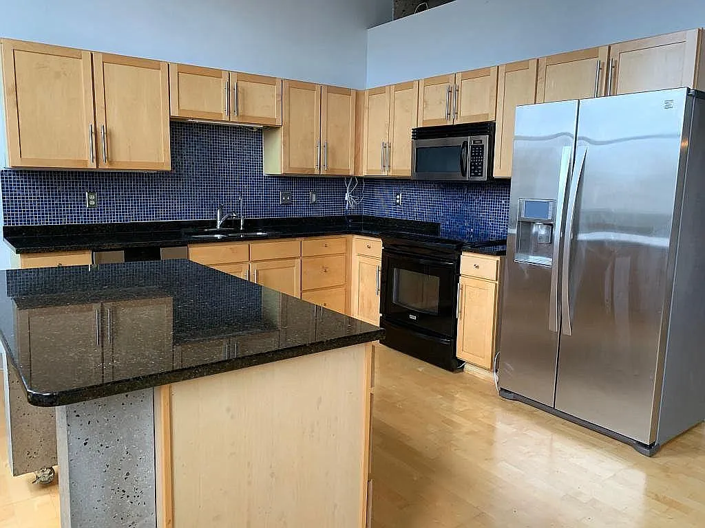 521 S 7th St — Photo 2