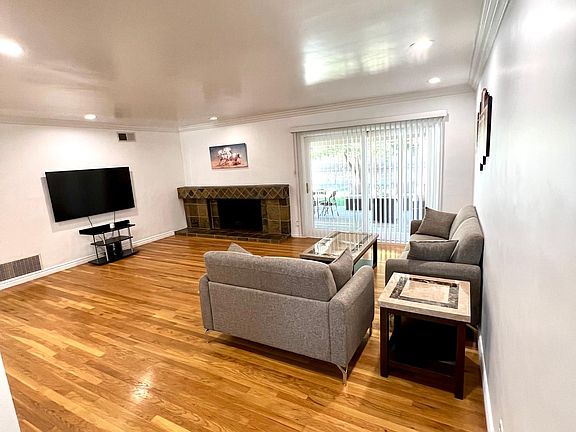 3rd image of 18619 Calahan St