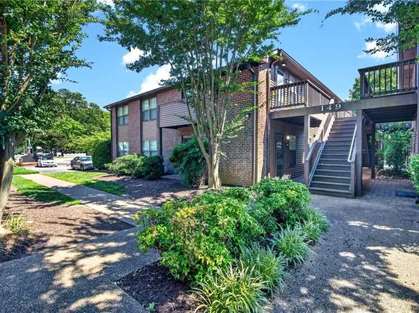 149 Windsor Castle Dr APT E, Newport News, VA 23608