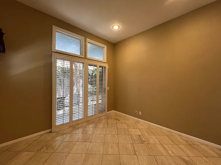 2433 Oneida St #1 — Photo 17