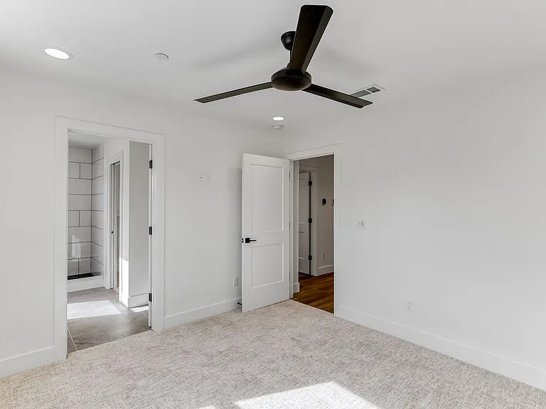 6790 Yvonne Ct — Photo 27
