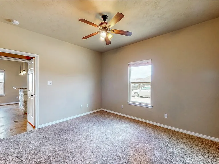 3414 Cullen Trl — Photo 9