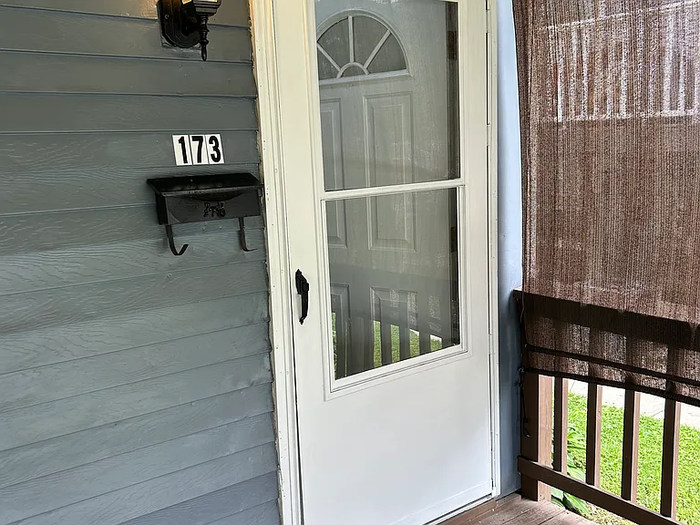 171-173 Sherman Ave — Photo 18