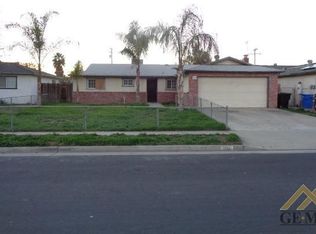 754 Manor Ave, Hanford, CA 93230
