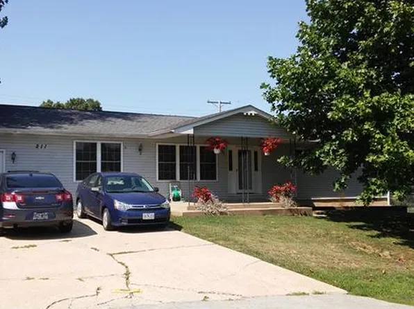 211 Peach St, Elsberry, MO 63343