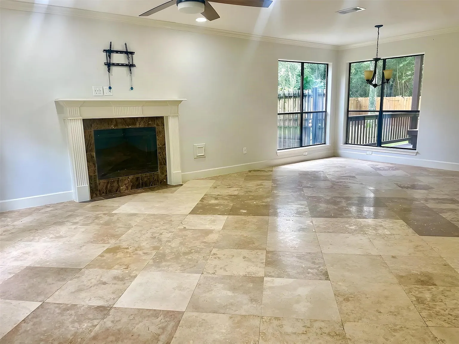 4 bed, 2.5 bath, 1745 sqft, $2,600 — Photo 4