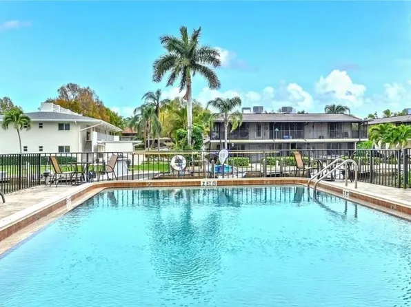 1400 Blue Point Ave, Naples, FL 34102