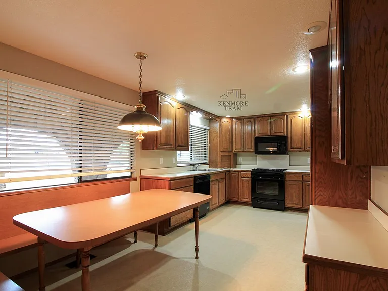 411 Snyder St — Photo 2