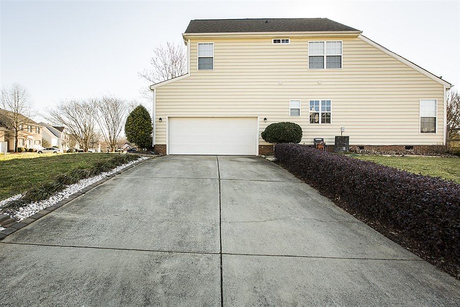 2nd image of 12300 Carolina Crossing Dr