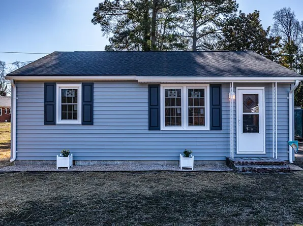 218 E Church St, Kilmarnock, VA 22482