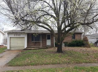 2535 Mockingbird Ln, Florissant, MO