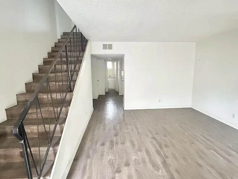 922 W Duarte Rd #3 — Photo 7