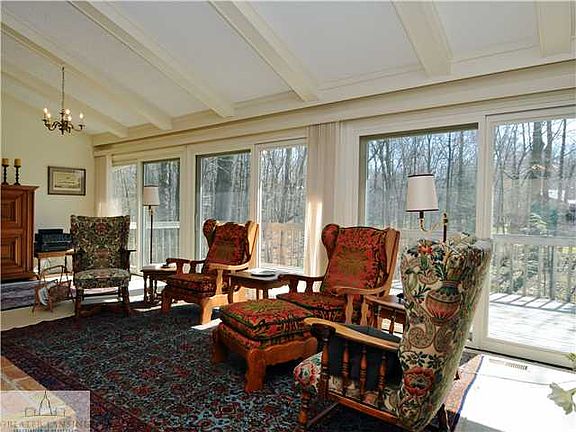 4th image of 4684 Sandstone Dr
