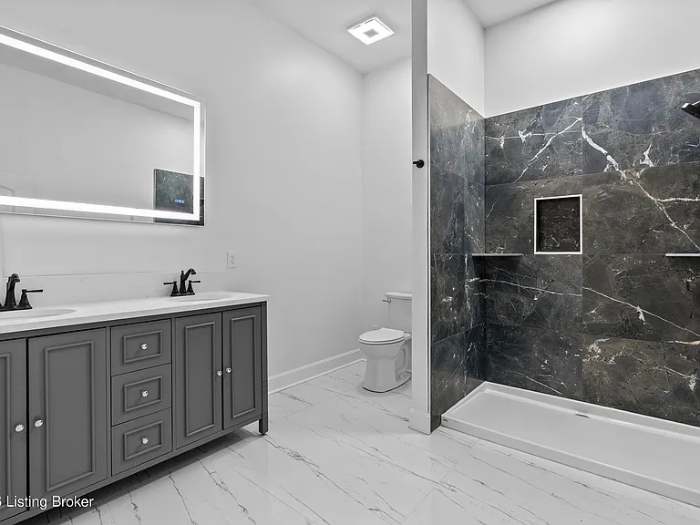 540 S 4th St #401 — Photo 44