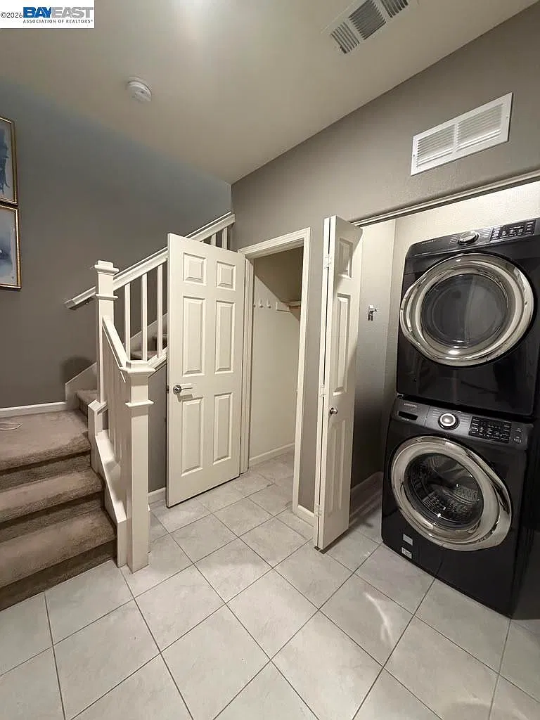 2 bed, 1207 sqft, $3,900 — Photo 2