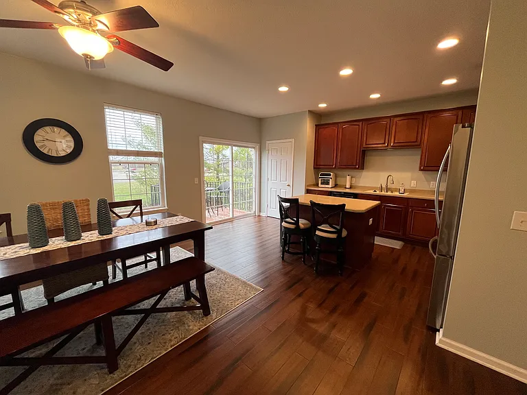 9460 Tanhurst Dr — Photo 10