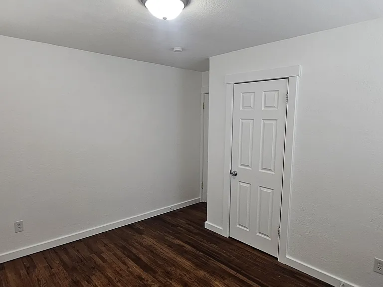 150 E 1100 N — Photo 11