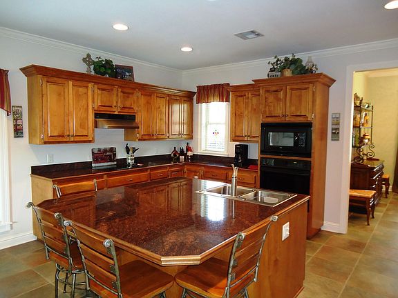 3rd image of 4221 Beau Chene Dr