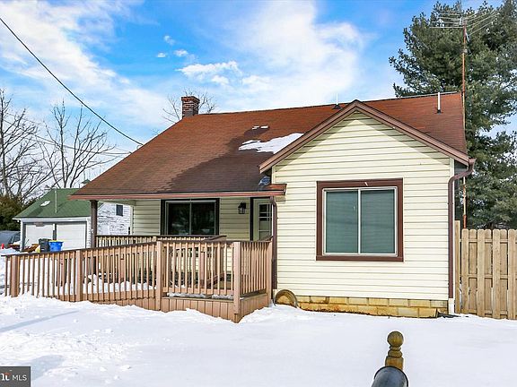 3rd image of 9250 Jonestown Rd