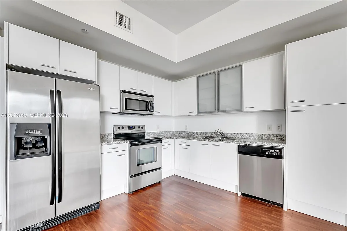 Building Photo - 1350 NW 8th Ct #B2-4