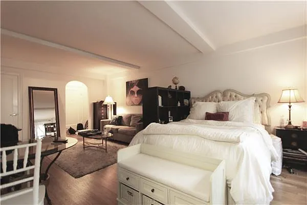 Rented by Akam Sales and Brokerage | media 12
