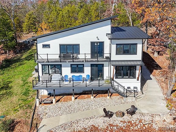 2nd image of 678 Palisades Dr
