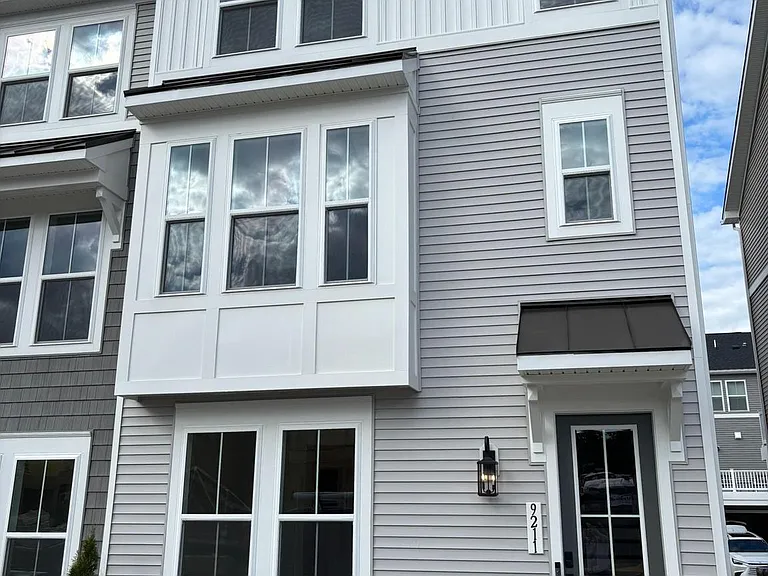 9211 Forkleaf Oak Dr — Photo 1