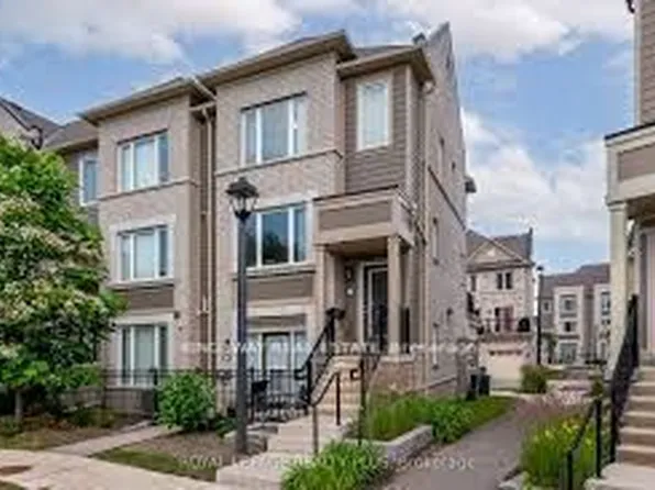 1 Beckenrose Ct W, Brampton, ON