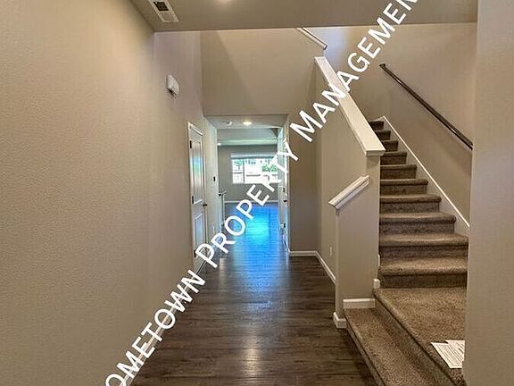 2nd image of 3332 Juno Ct NE